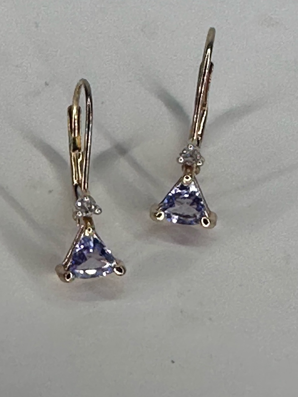14K Gold Purple Gemstone Leverback Earrings Triangle Cut 1.19g